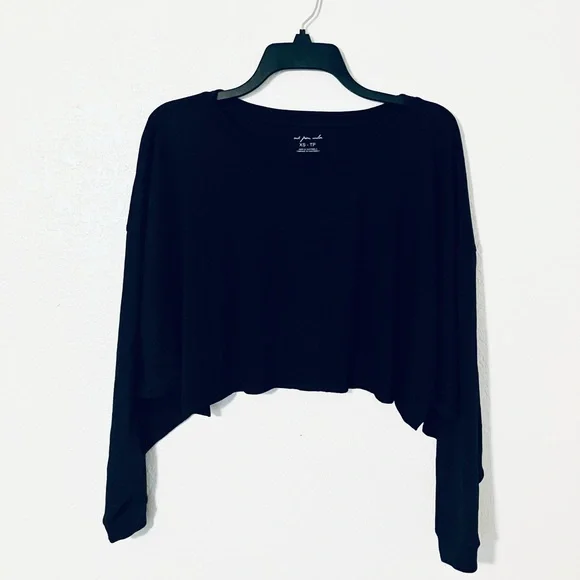 Urban Outfitters Cropped Sweater (Black) - Picture 2 of 4